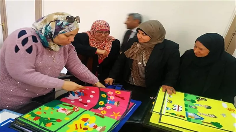رياض الاطفال يستعرض ماكيت مسابقة المدينة المرورية للأطفال قبل العرض الجمهوري