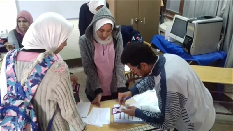بدء تسليم الشريحة الخاصة بخط الطالب بالمدارس