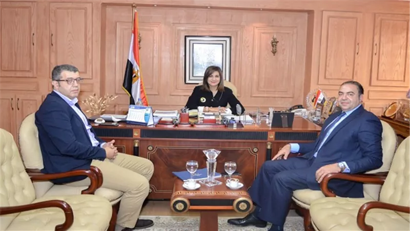 وزيرة الهجرة تستقبل المدير التنفيذي لمشروع المنطقة اللوجستية بطنطا 