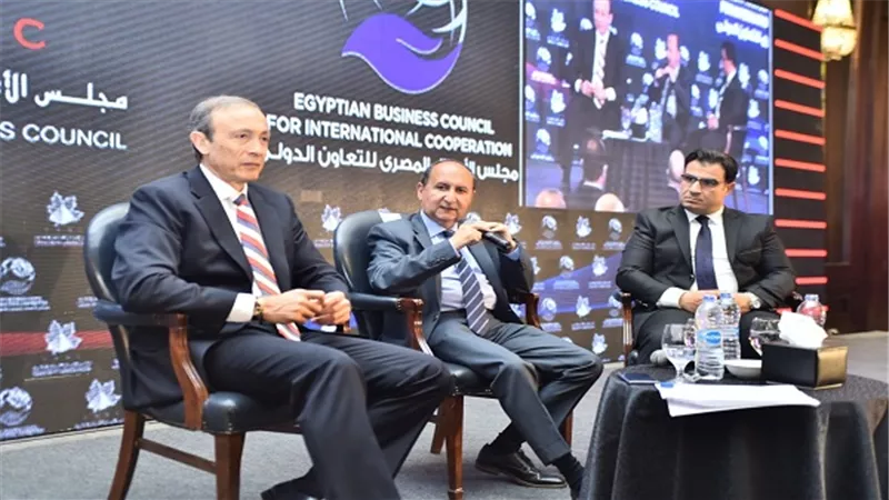 نصار يستعرض رؤية الوزارة لتعزيز التنمية الصناعية وزيادة الصادرات المصرية