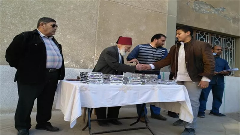بالصور.. قائد المقاومة الشعبية فى السويس يكرم 56 تلميذ من حفظة القران الكريم