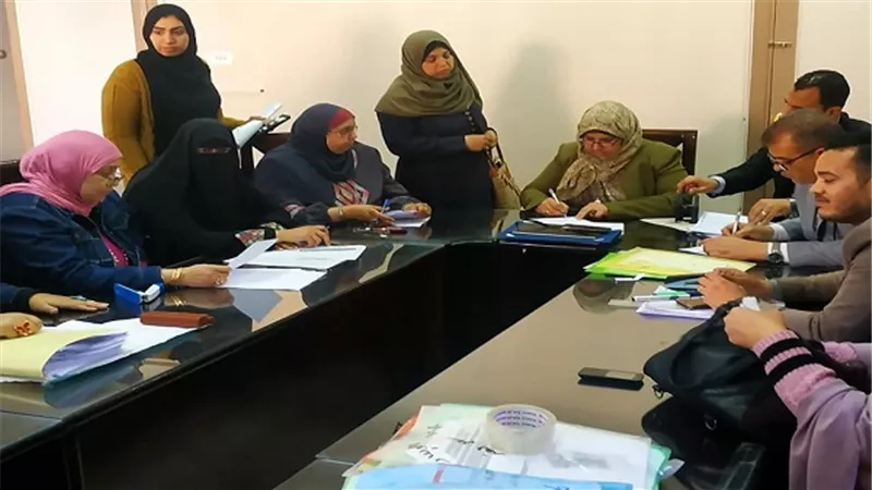 تعليم السويس يكثف من جهوده لانهاء اجراءات العقود المؤقتة للمعلمين