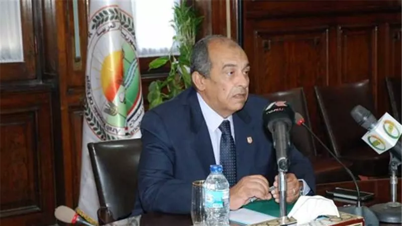 وزير الزراعة يشرح خطة الوزارة لتطوير معرض الربيع للزهور ونباتات الزينة فى مؤتمر صحفى