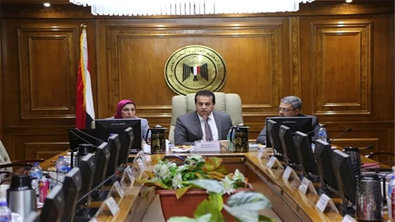 وزير التعليم العالي والبحث العلمي يرأس اجتماع مجلس إدارة المعهد القومي لعلوم البحار والمصايد