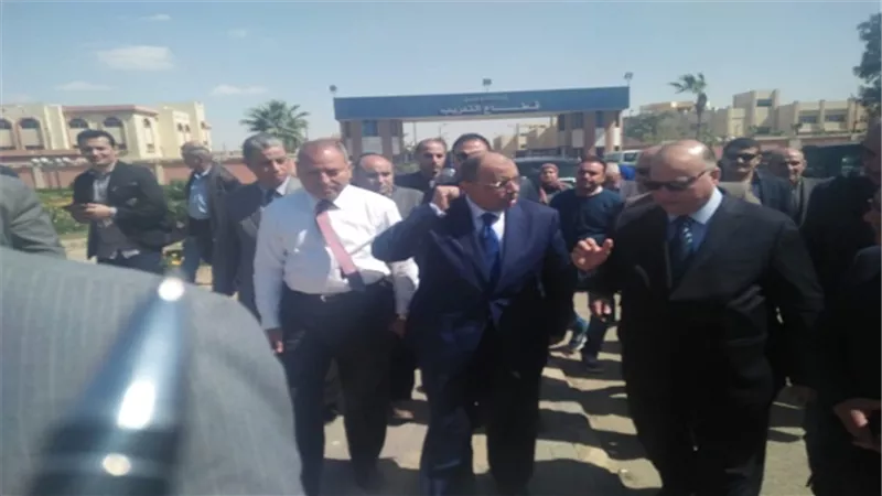 وزير التنمية المحلية ومحافظ القاهرة يتفقدان أعمال تطوير الشوارع المحيطة باستادى القاهرة والانتاج الحربي