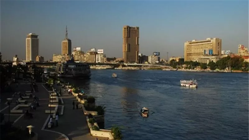 أمطار ورياح.. الأرصاد تحذر من طقس الغد