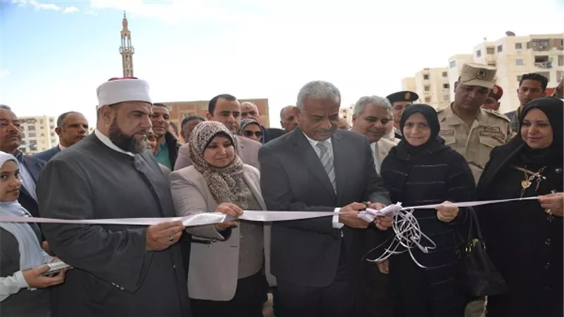 بالصور.. المحافظ  يفتتح مدرسة الشهيد مجند عمرو حامد للتعليم الأساسي بالسويس