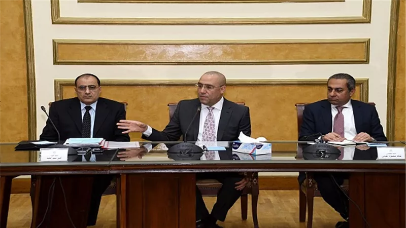 وزير الإسكان يعقد اجتماعه الثانى لمتابعة الموقف التنفيذى لسد 