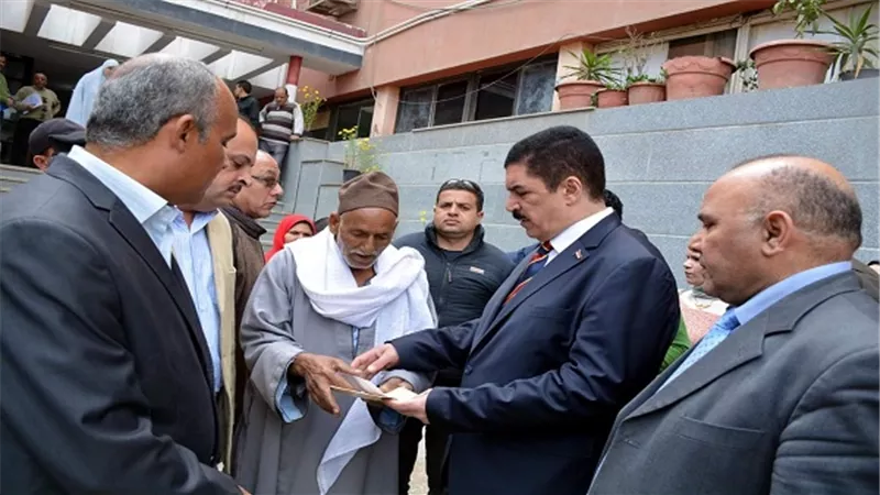 مرزوق يقوم بزيارة مفاجئة لمركز الخدمات التكنولوجي للمواطنين بمجلس مدينة بنها