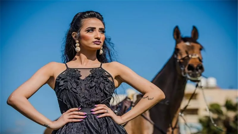 بالصور.. مي الجهمي في جلسة تصوير جذابة مع 