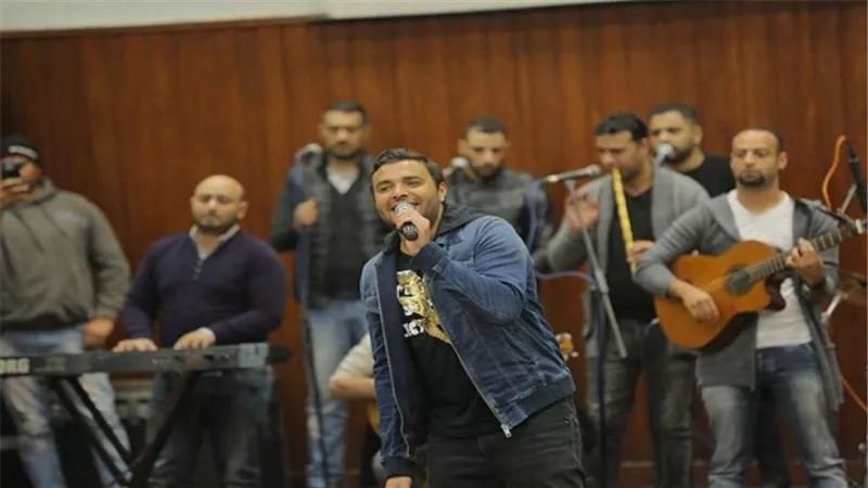 بالصور.. رامي صبري يبدع في حفل جامعة المنصورة وسط الآلاف تحت شعار 