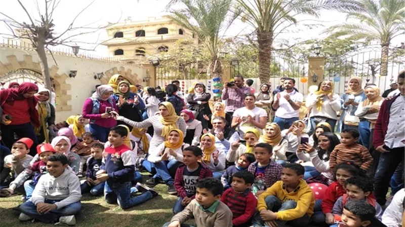 السبت.. عمرو الليثي يحتفل بيوم اليتيم بواحد من الناس علي النهار 