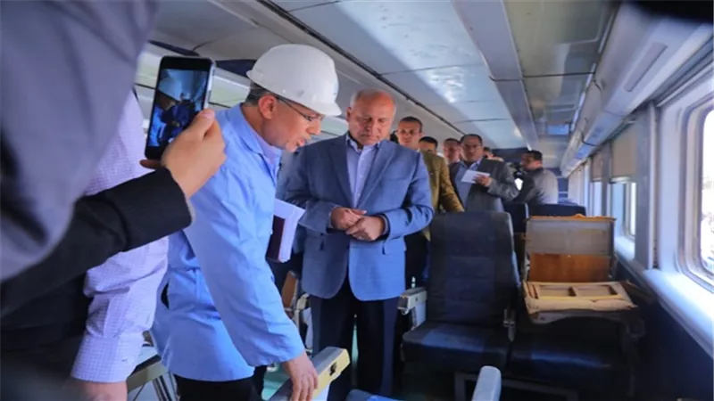وزير النقل يتابع التطوير الشامل وتحسين العربات المكيفة والمميزة بورش كوم ابوراضي 