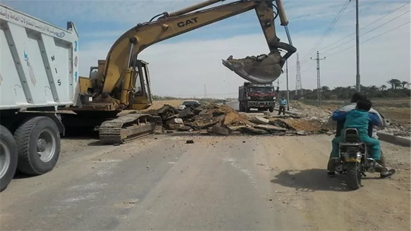 نشاط مكثف لاحياء السويس من رفع القمامة.. الى رصف الطرق ودهانات الارصفة