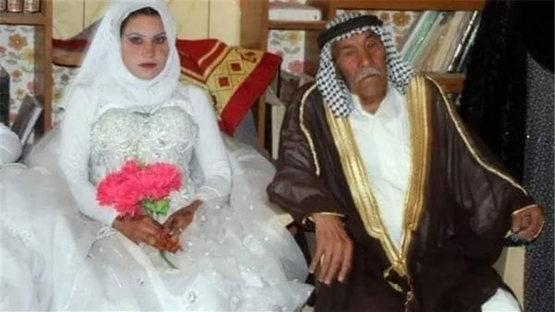 أمن الفيوم يضبط قضية كبري للاتجار في البشر والدعارة تتزعمها عجوز بسنهور القبلية 