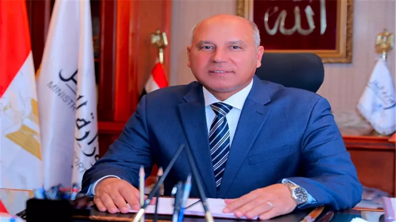 وزير النقل يتابع أعمال الصادرات و الواردات بموانىء البحر الاحمر