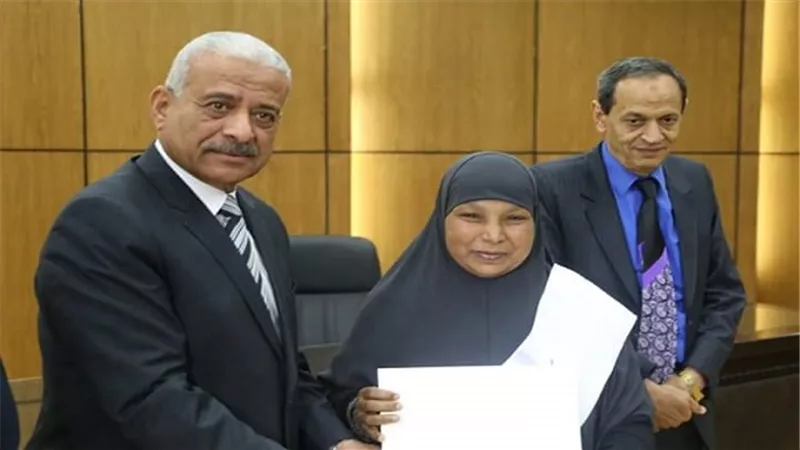 تكريم الامهات المثاليات والاحتفال بيوم اليتيم بالسويس 