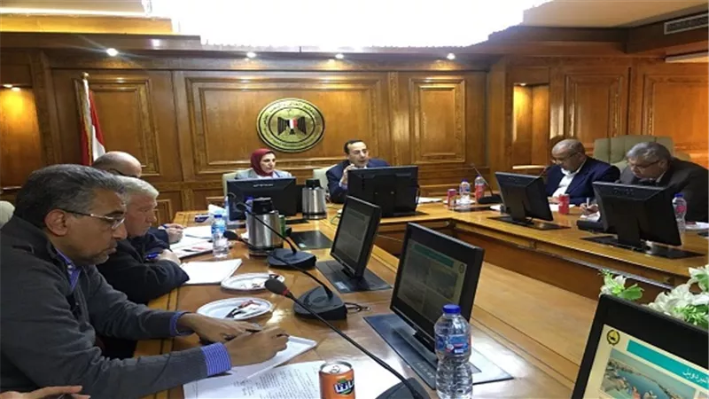 وزير التعليم العالى والبحث العلمى يتلقى تقريرًا حول تنمية بحيرة البردويل