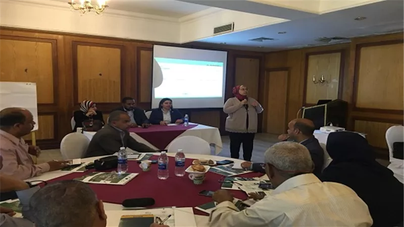 البيئة: إنعقاد ثانى الجلسات التشاورية مع المجتمع المدنى والقطاع الخاص في قنا حول إستراتيجية المخلفات الزراعية 