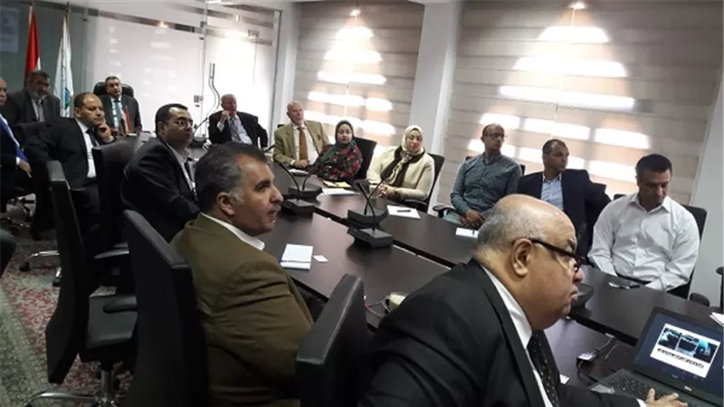 البيئة تعقد اجتماعا لمناقشة تجربة المركز القومى لبحوث الإسكان والبناء فى إستخدام  تراب الباى باص في التشطيبات 