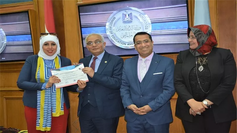 مدارس النيل تكرم الطلاب الفائزين فى مسابقة كانجارو العالمية للرياضيات 