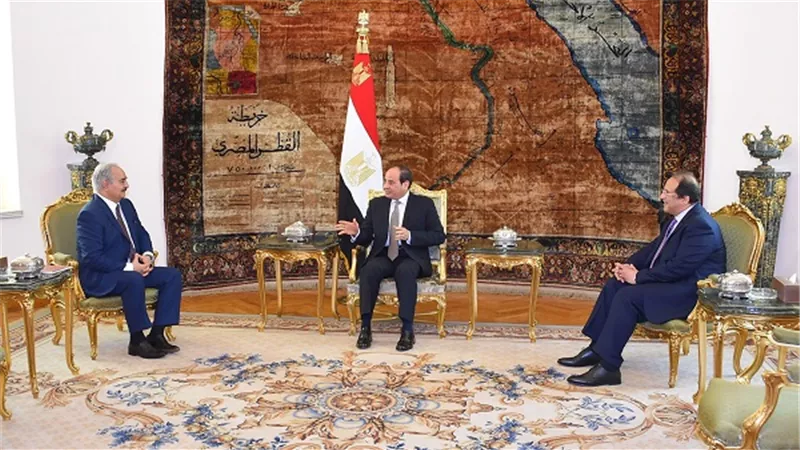 الرئيس السيسي يلتقى مع المشير خليفة حفتر