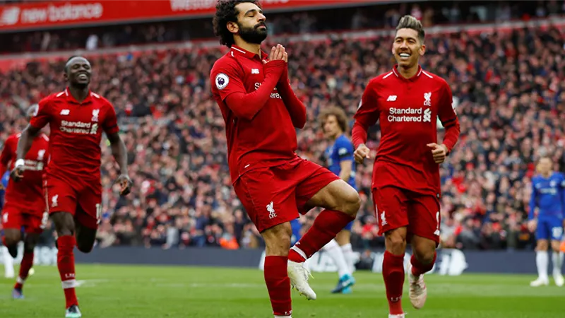 ما وراء احتفالية محمد صلاح الغريبة بهدفه أمام تشيلسي؟.. الوقفة إشارة للسلام.. والهدف الرد على عنصرية جمهورية تشيلسي