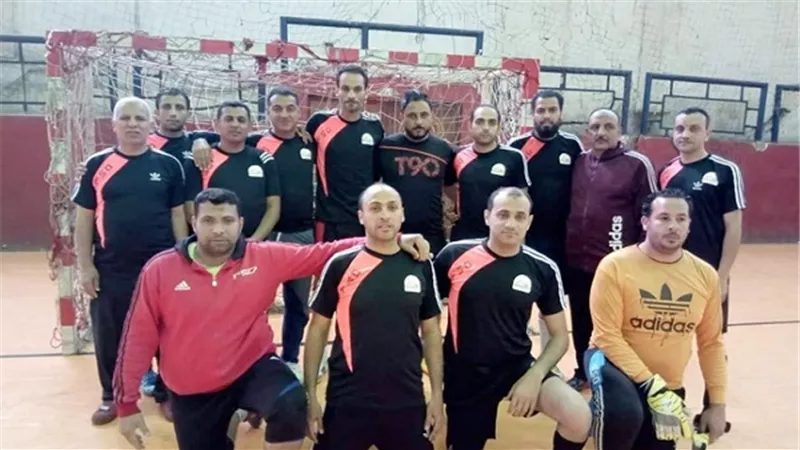فوز فريق ديوان محافظة الجيزة على مصنع 45 حربى فى منافسات الكرة الخماسية