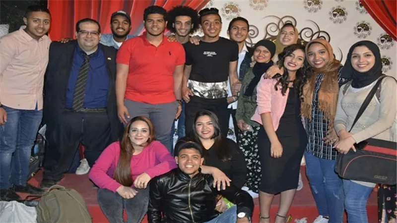 بالصور.. مسرحية 