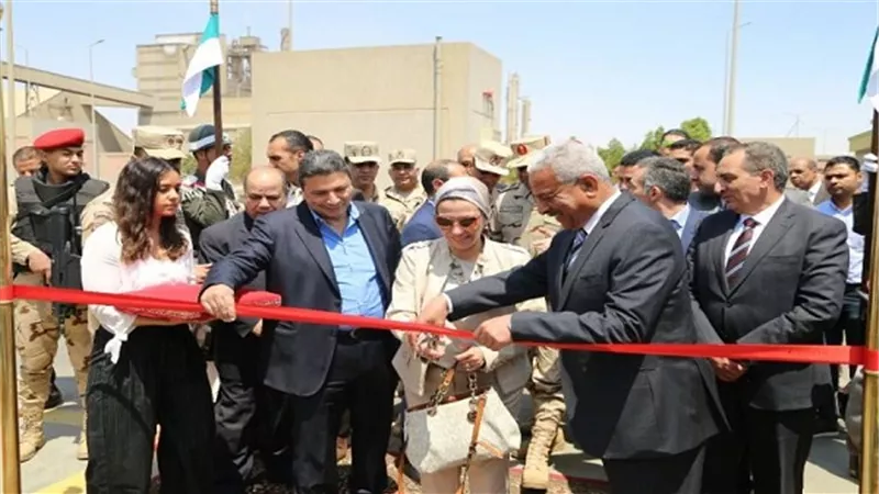 محافظ السويس ووزير البيئة يفتتحان مصنع لانتاج لانتاج الوقود من القمامة 