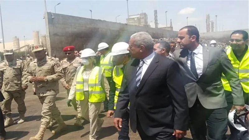 بالصور.. محافظ السويس و وزير البيئة يتفقدان أكبر مصنع للمجموعة فى منطقة الشرق الأوسط وافريقيا