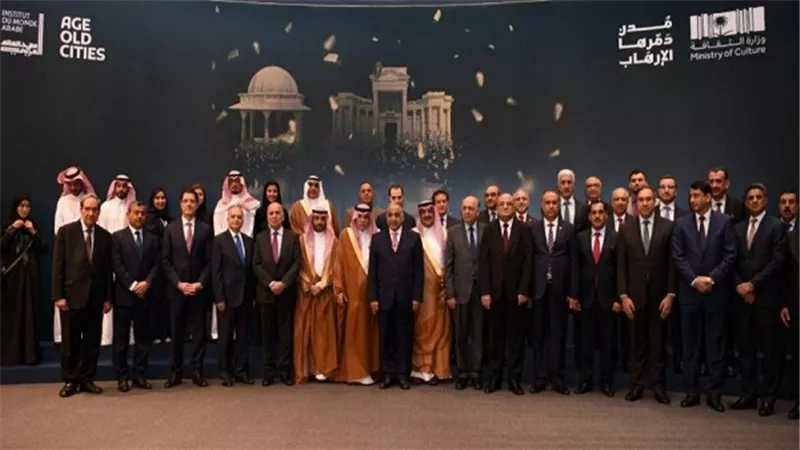 رئيس الوزراء العراقي يفتتح معرض 