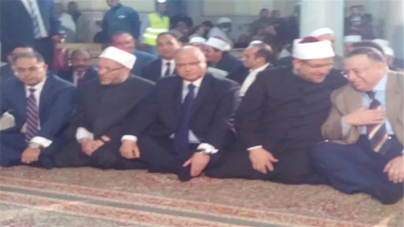 محافظ القاهرة يشهد احتفال وزارة الاوقاف بليلة النصف من شعبان بمسجد السيدة زينب