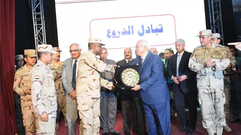 القوات المسلحة تنظم عدد من الندوات التثقيفية لطلبة جامعة المنصورة