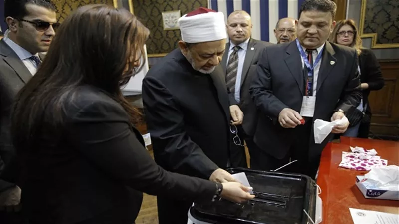 شيخ الأزهر يدلي بصوته في الاستفتاء على التعديلات الدستورية