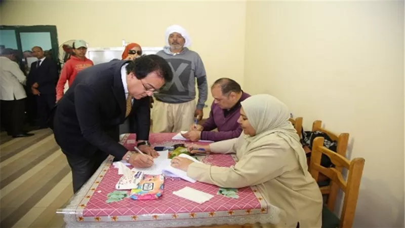 وزير التعليم العالي يدلي بصوته في الاستفتاء على التعديلات الدستورية