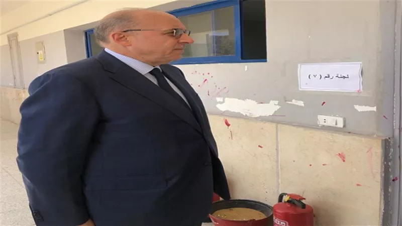 وزير الصحة الاسبق يدلى بصوته الاستفتاء على التعديلات الدستورية