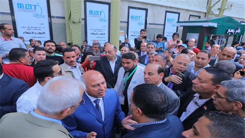 وزيرالنقل في جولة تفقدية بمحطة مصر برمسيس لمتابعة إنتظام العمل والخدمة المقدمة للركاب