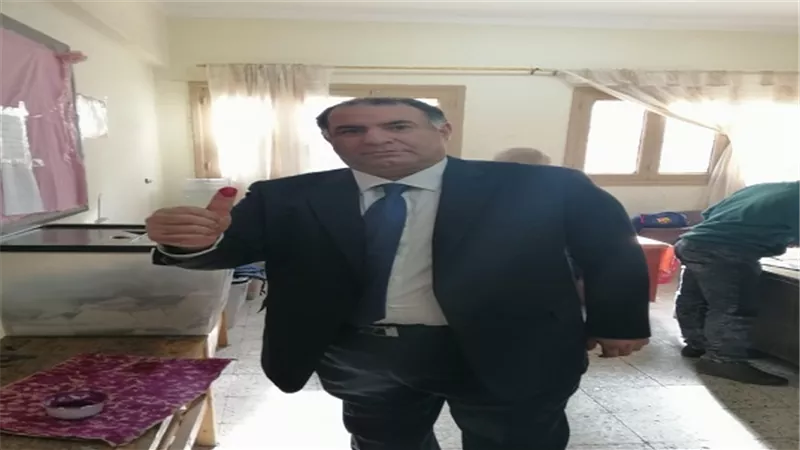 بالصور.. الاعلامى محمد فودة  يدلى بصوته فى الاستفتاء ويؤكد مظاهرة حب رسمها الشعب المصرى 