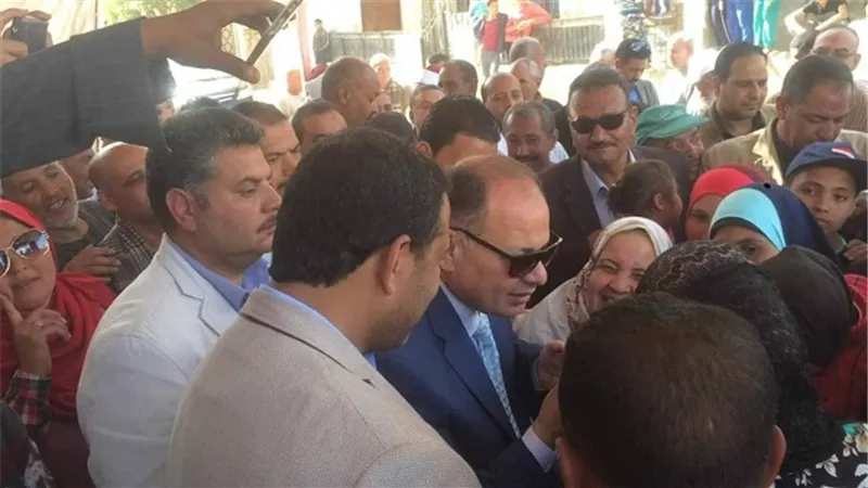 محافظ الفيوم يواصل جولاته الميدانية لتفقد لجان الاستفتاء على التعديلات الدستورية 