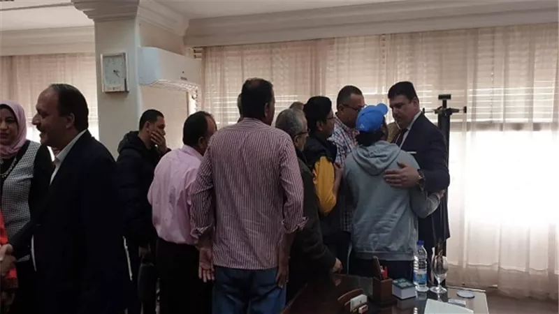 حسين زين يلتقي العاملين بقطاع التليفزيون بالوطنية للاعلام 