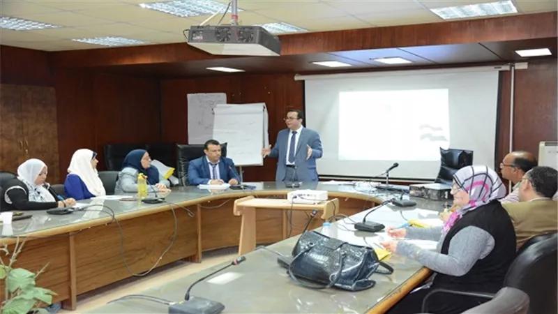 وزارة التخطيط تشارك في ورشة عمل حول موازنة البرامج والأداء بوزارة القوى العاملة
