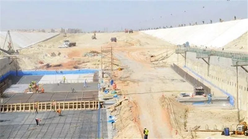 أعلام التنمية ترفرف في سيناء..  تطوير شبكة الطرق بـ 3 مدن.. تنفيذ 3 محطات لتحلية مياة البحر.. والانتهاء من تلك المشروعات