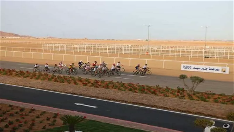 رئيس الوزراء المصري يفتتح مضمار الهجن الدولي بشرم الشيخ