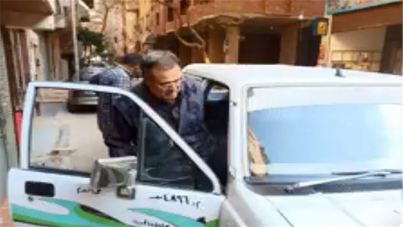الجيزة تخصص سيارة لنقل مسن للادلاء بصوتة فى الاستفتاء على التعديلات الدستورية