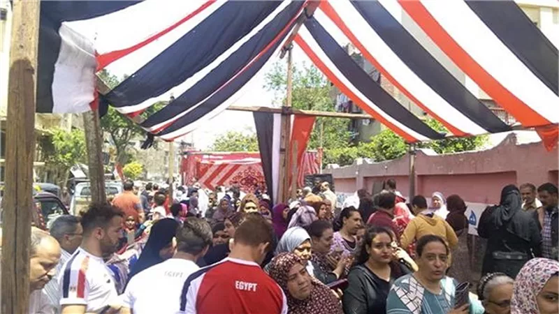 غرفة عمليات مركزية بمقر الاتحاد العام لشباب العمال لمتابعة الاستفتاء على التعديلات الدستورية