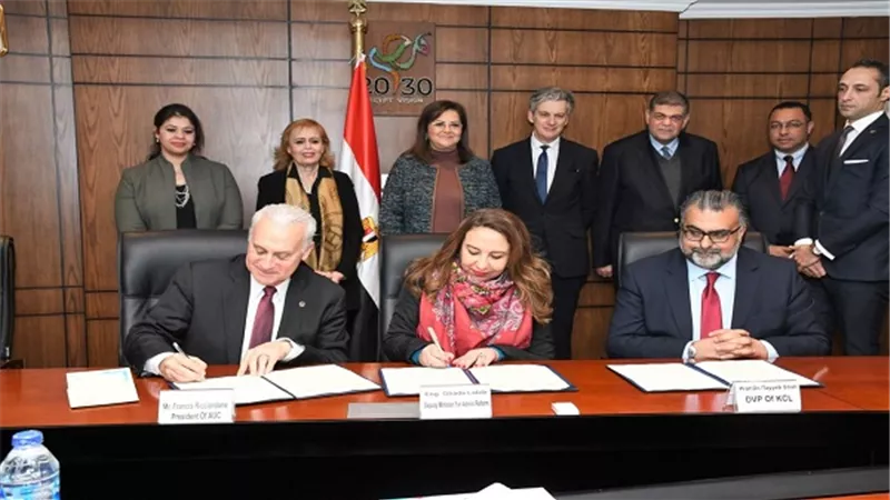 بروتوكول تعاون بين وزارة التخطيط والجامعة الأمريكية بالقاهرة وجامعة كينجز بلندن