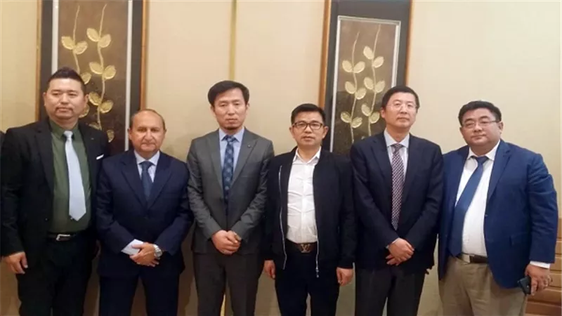 وزير التجارة والصناعة يبحث مع كبريات شركات الغزل والنسيج والملابس الجاهزة الصينية الاستثمار في السوق المصري