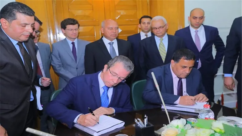وزير النقل.. توقيع عقد توريد 6 قطارات سكة حديد مكيفة جديدة للركاب