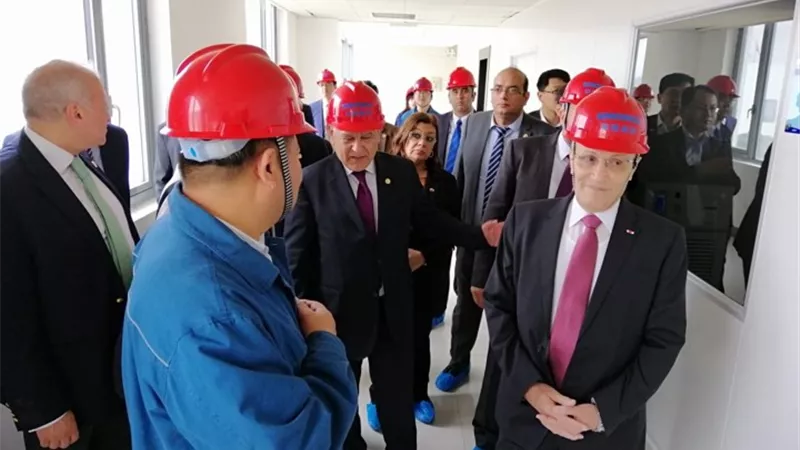 العصار في جولة بالشركات الصينية لإقامة مشروع إنتاج ألواح الطاقة الشمسية 